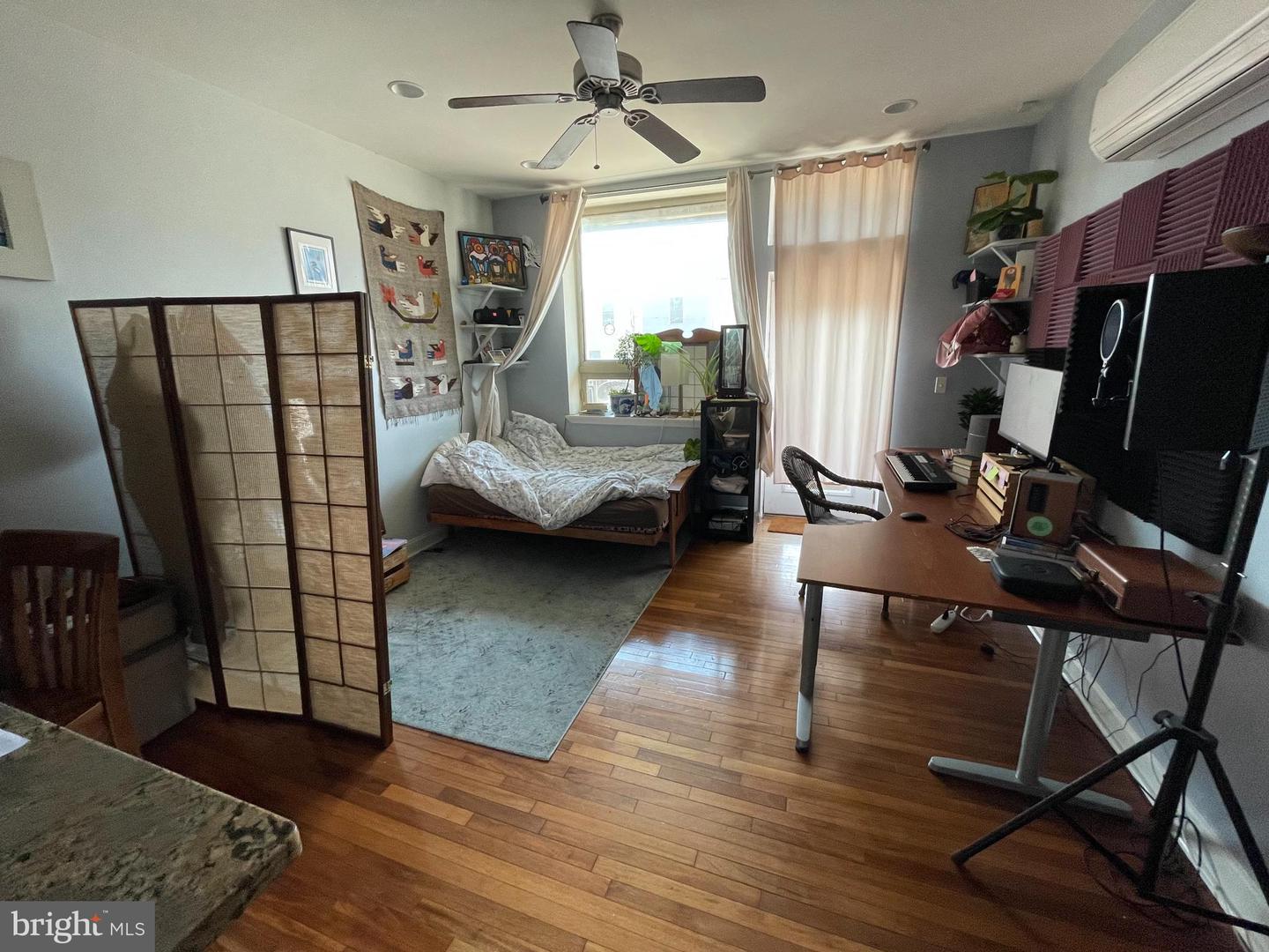 1712 W Girard Ave #2 Property Photo 2