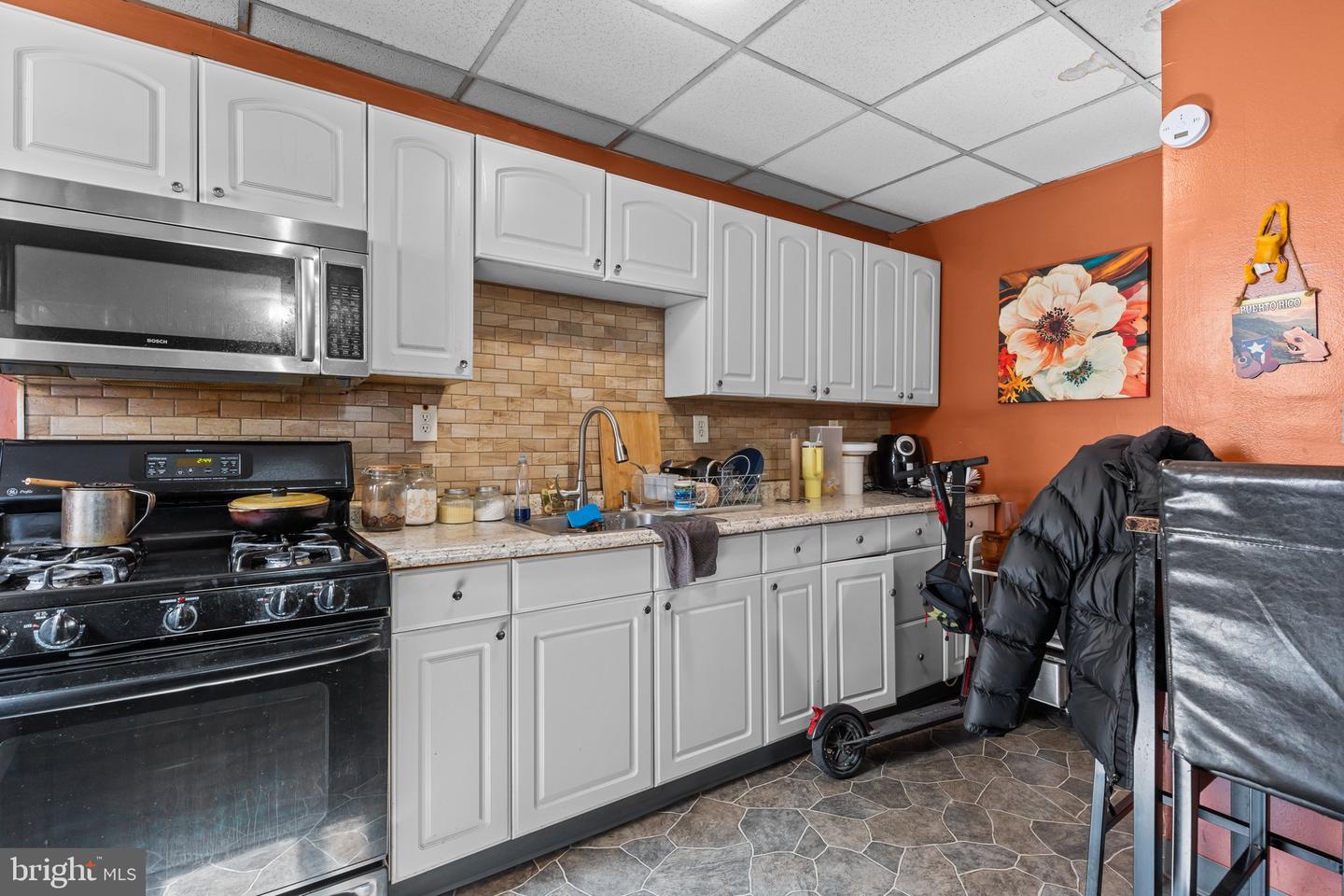 4720 Penn St Property Photo 4