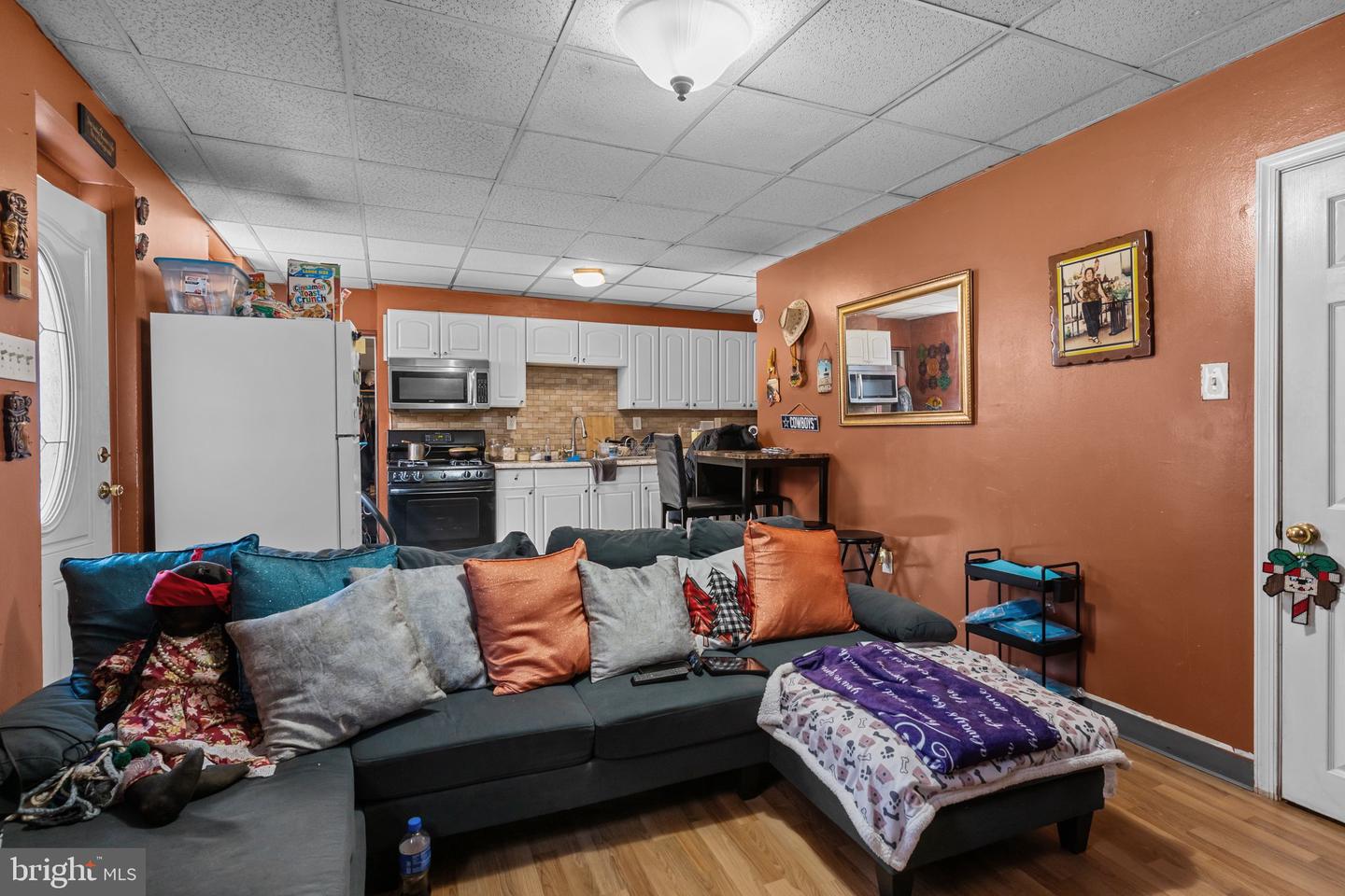 4720 Penn St Property Photo 6