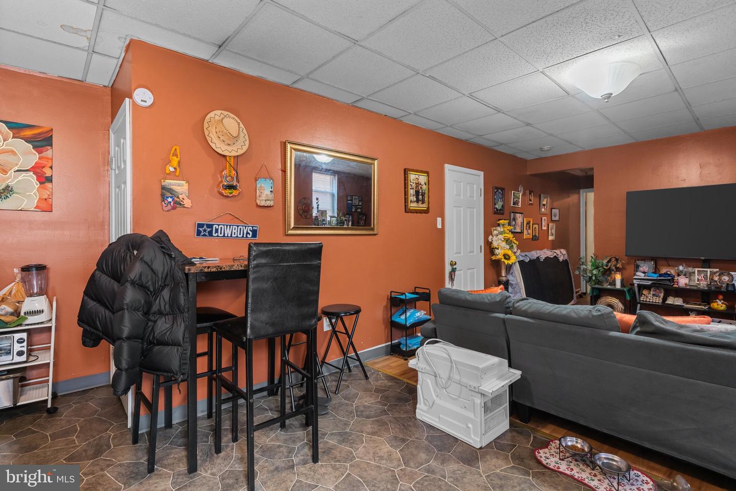 4720 Penn St Property Photo 7