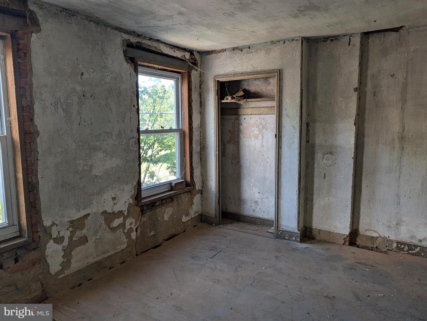 4932 Wakefield St Property Photo 6