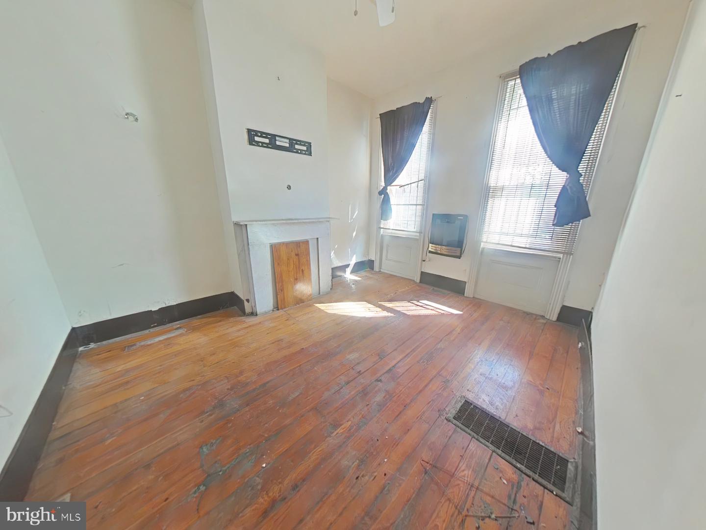 1708 N Lambert St Property Photo 2