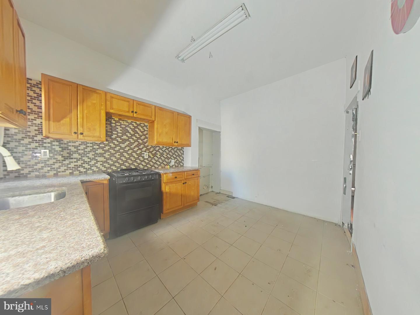 1708 N Lambert St Property Photo 3