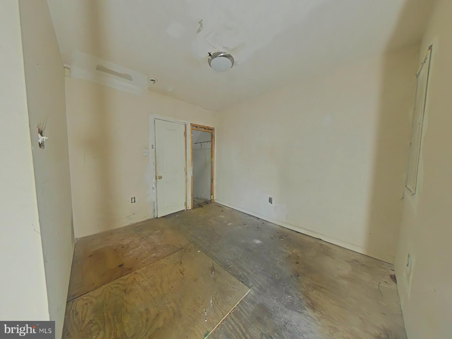 1708 N Lambert St Property Photo 4