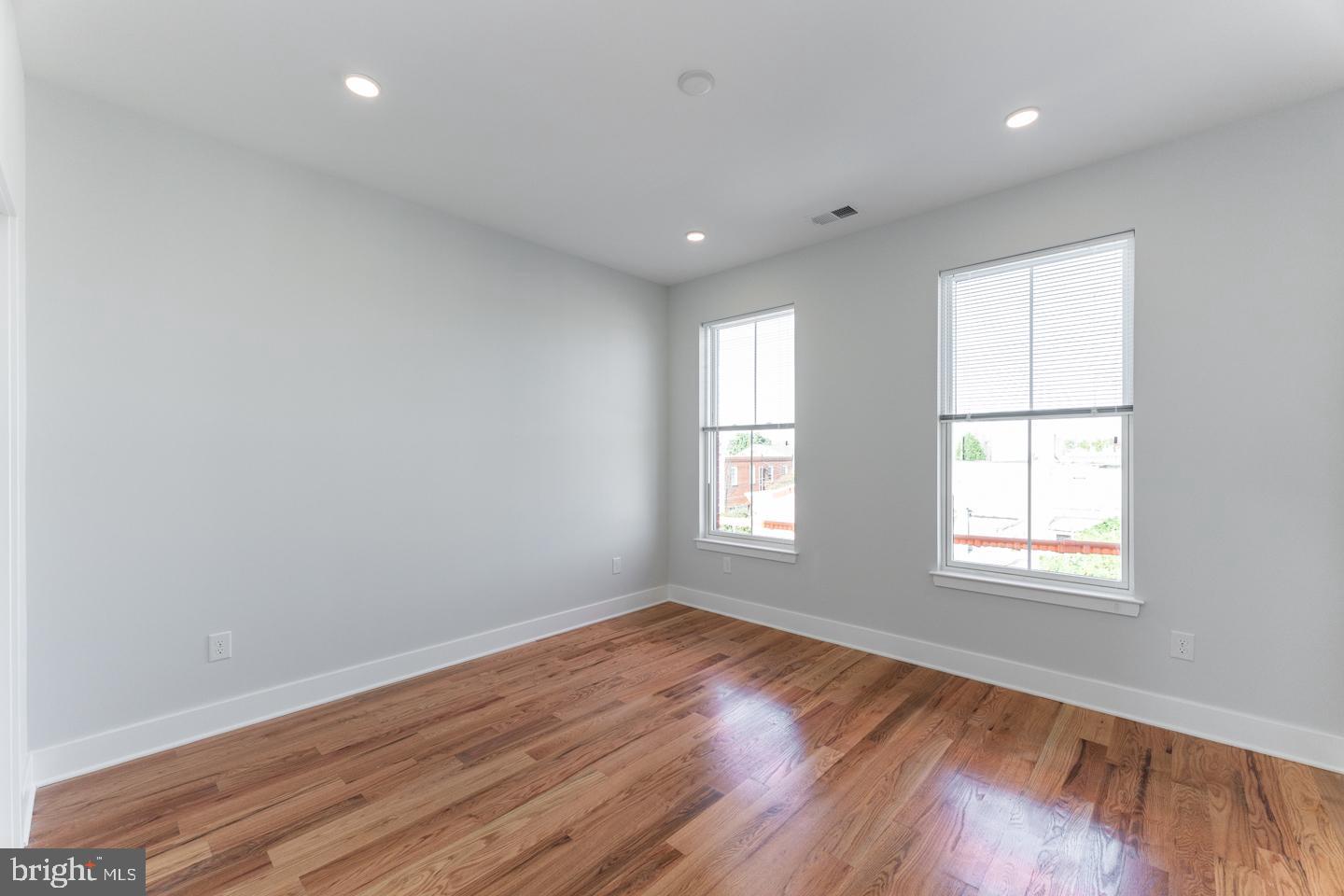 518 W Susquehanna Ave Property Photo 9