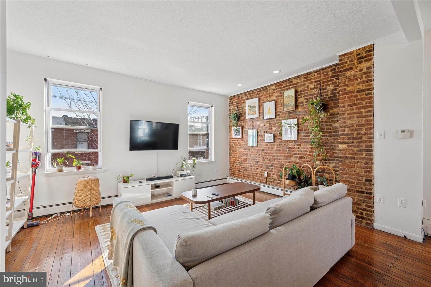 2331 Parrish St Property Photo 8