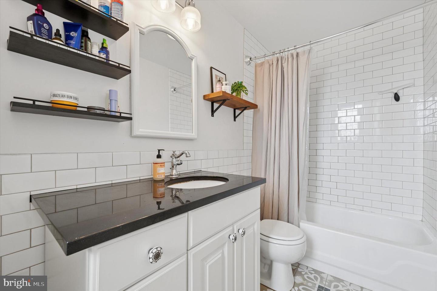 2331 Parrish St Property Photo 15