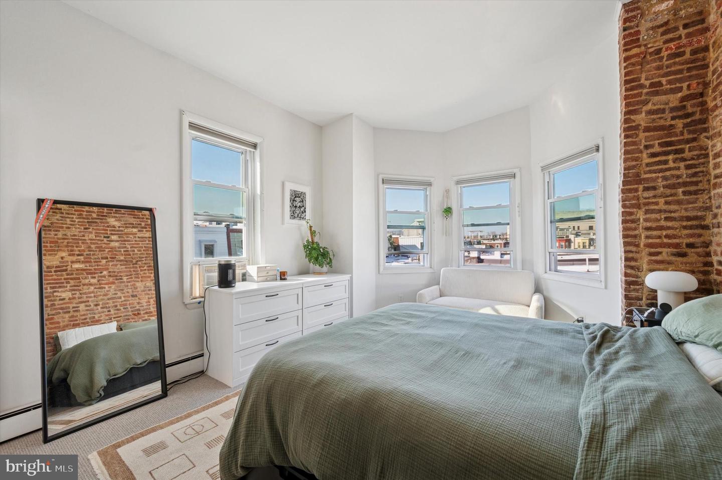 2331 Parrish St Property Photo 17