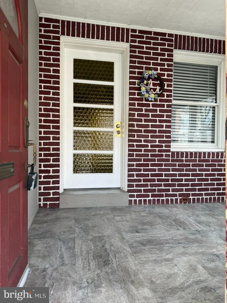 2711 S Alder St Property Photo 3