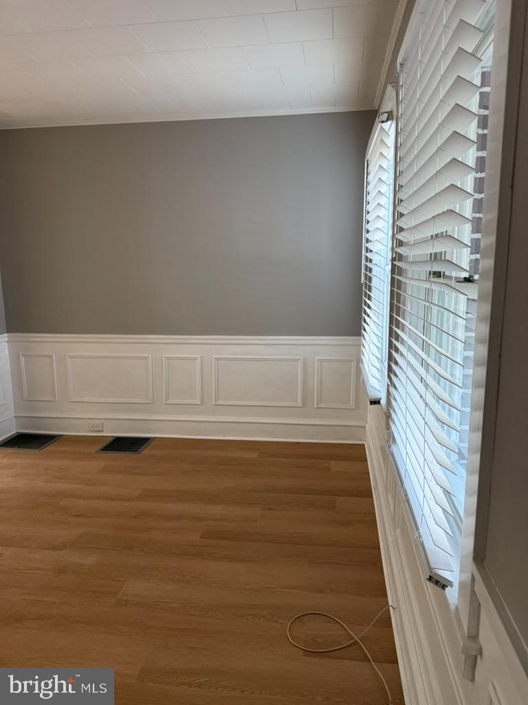 2711 S Alder St Property Photo 6