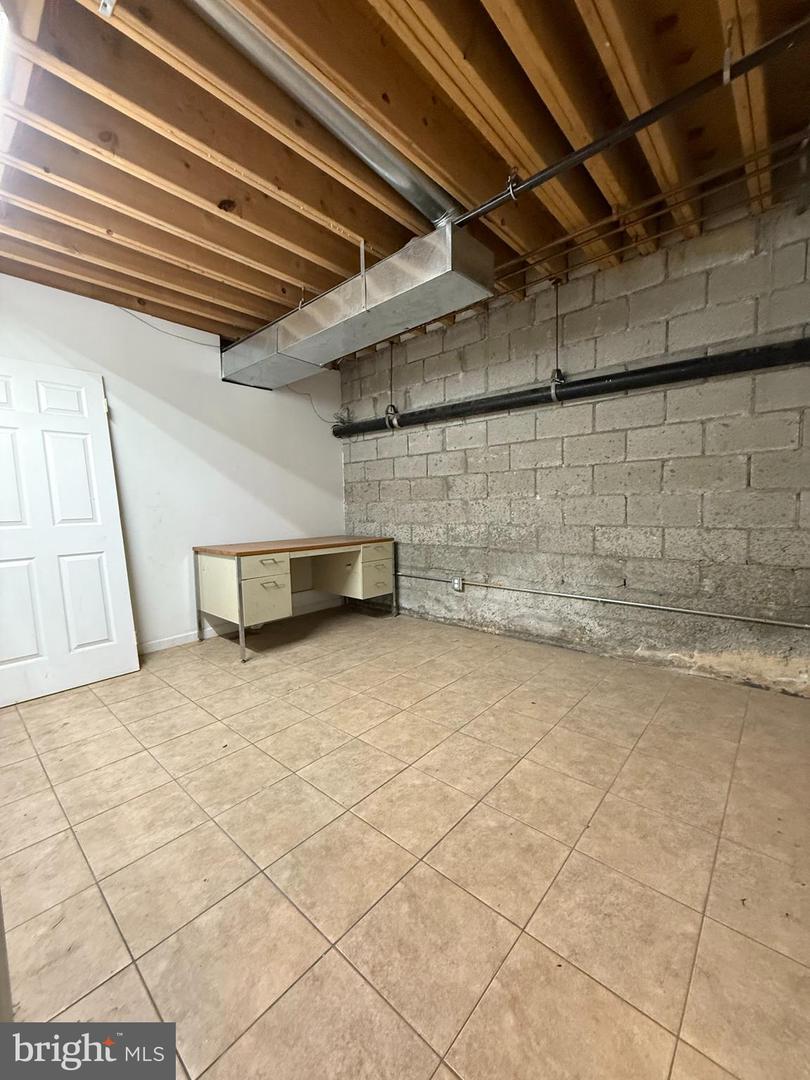 449 N 12th St #a Property Photo 6