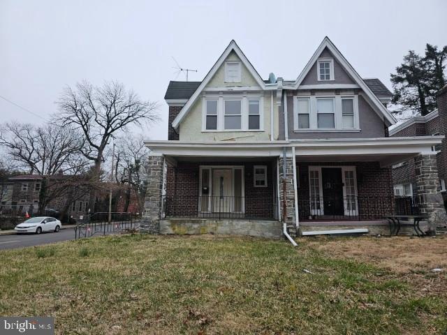 560 E Locust Ave Property Photo 1