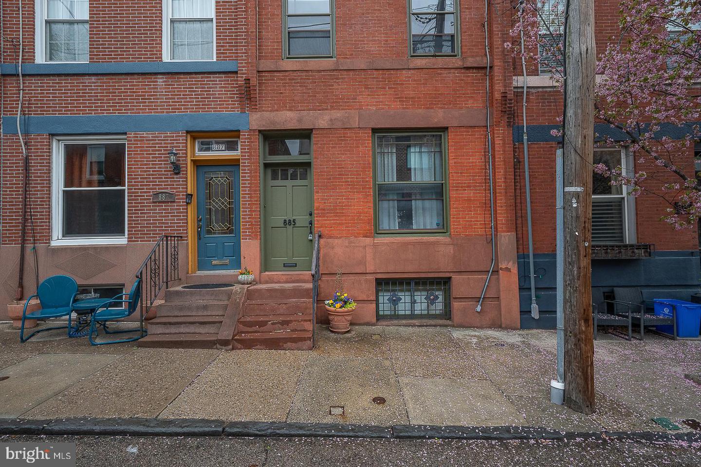 885 N Pennock St Property Photo 2