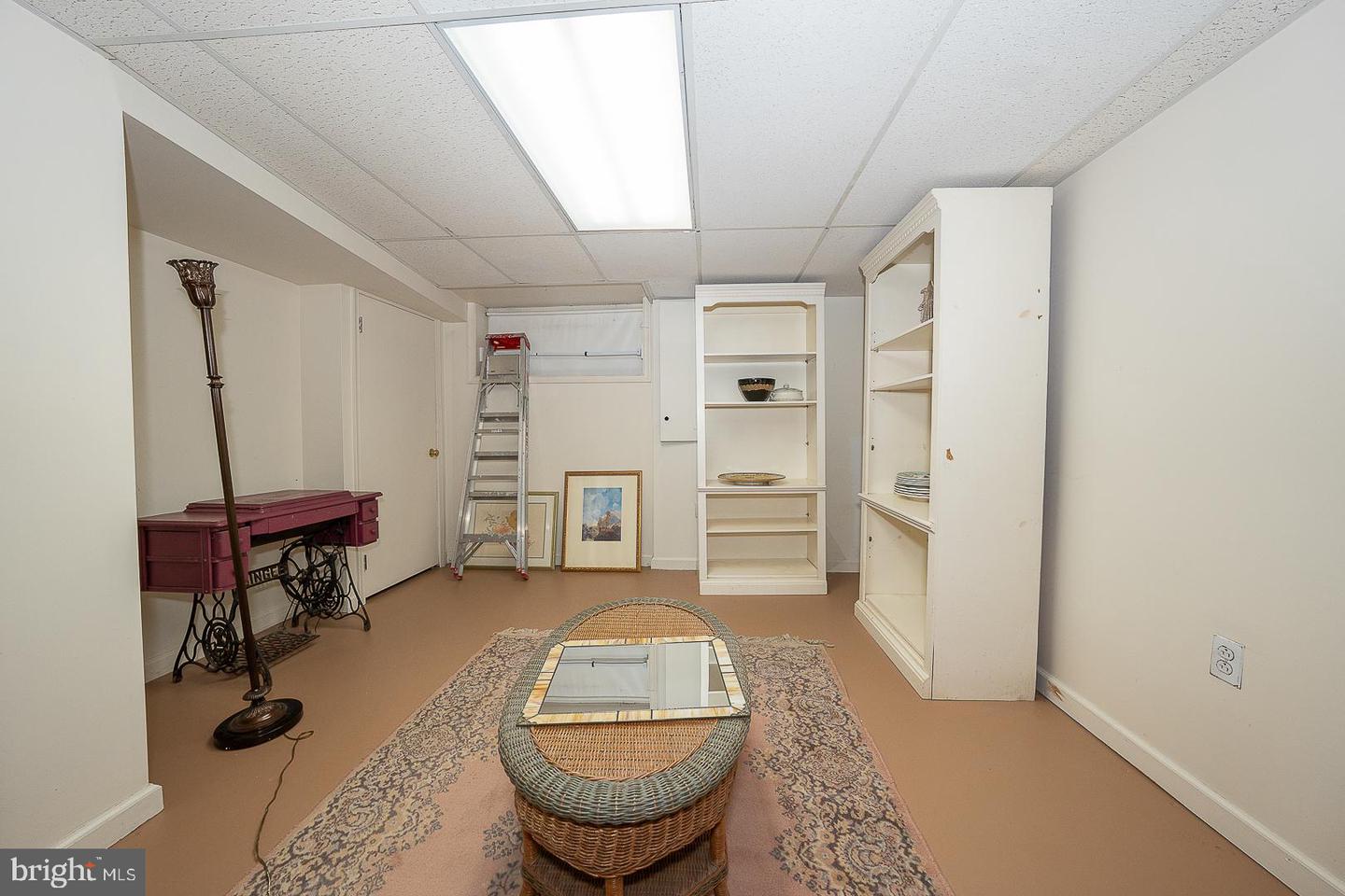 885 N Pennock St Property Photo 33
