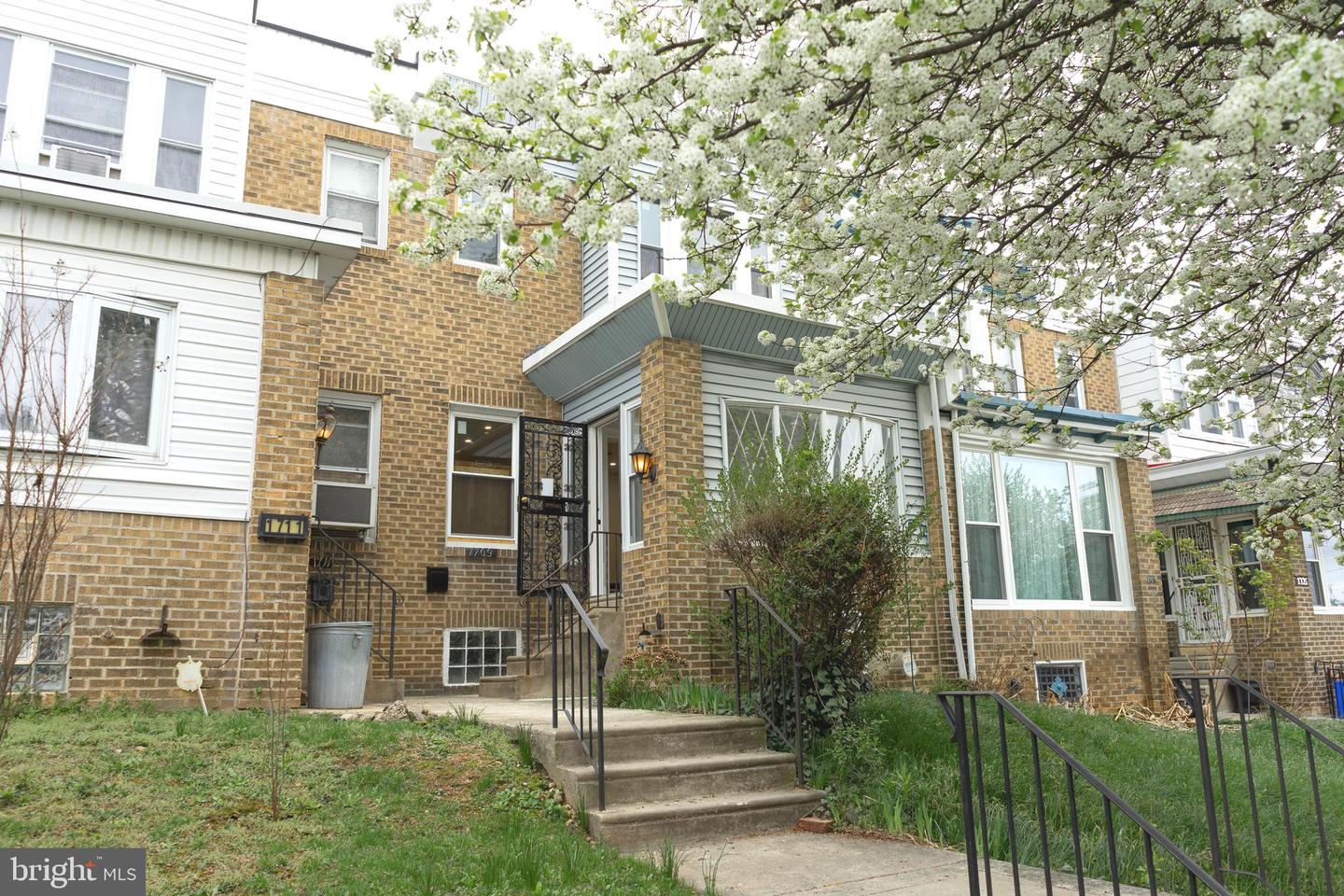 1709 N Robinson St Property Photo 1