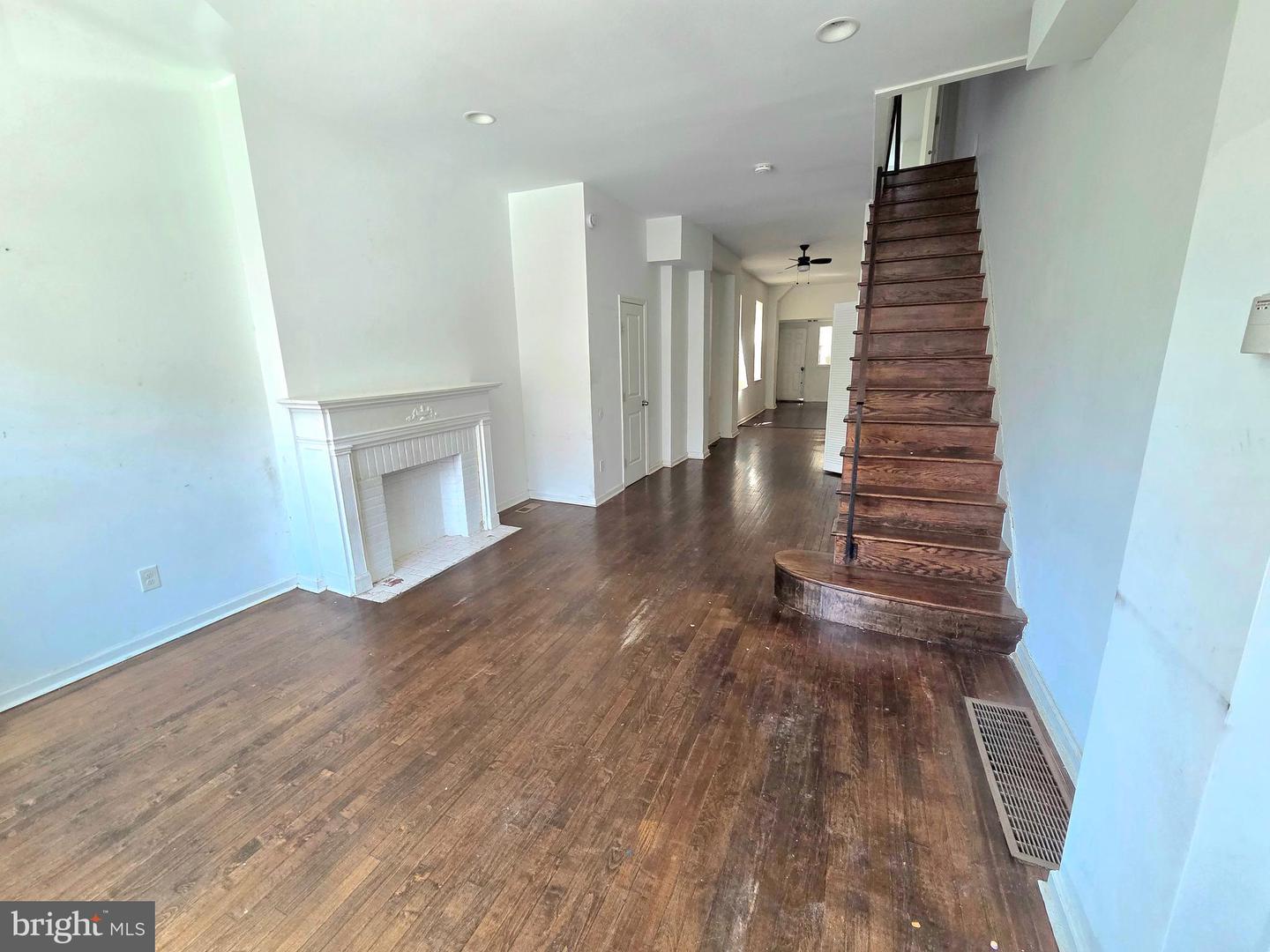 2420 N 15th St Property Photo 5
