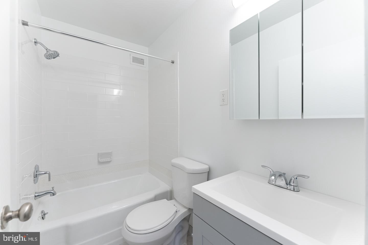 135 S 19th St #601 Property Photo 7