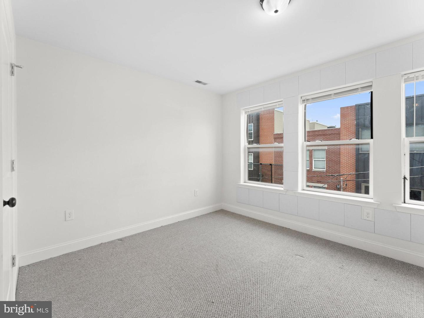 1910 N Gratz St Property Photo 9