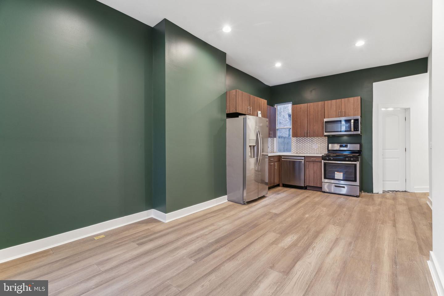 2146 N Van Pelt St Property Photo 1
