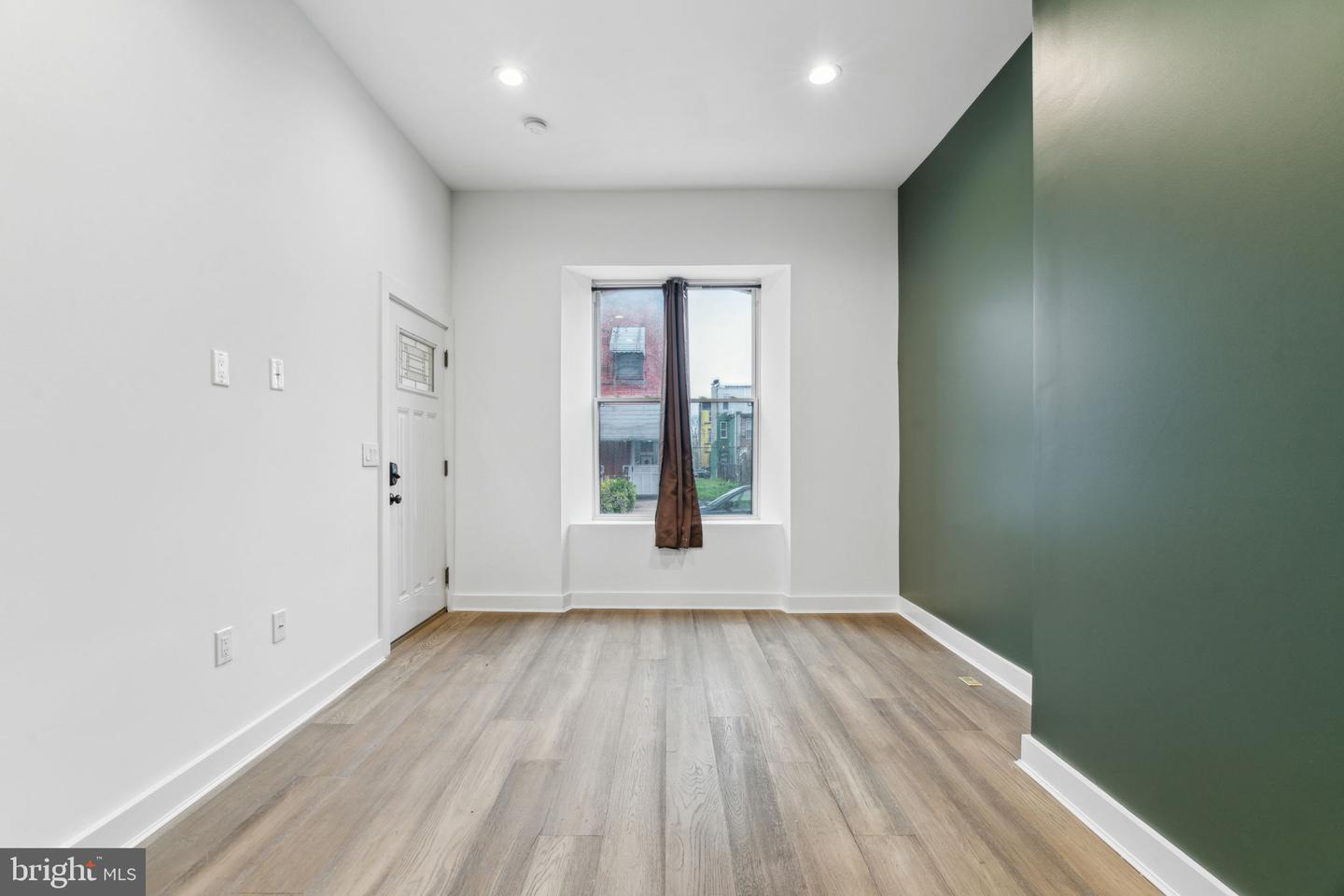 2146 N Van Pelt St Property Photo 5