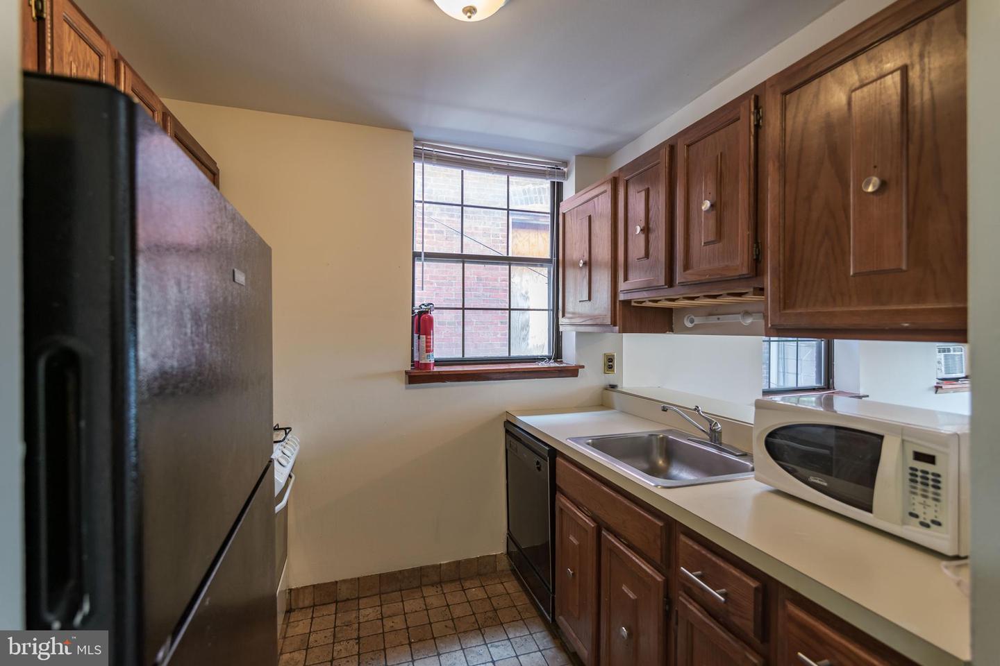 830 South St #unit 2r Property Photo 6