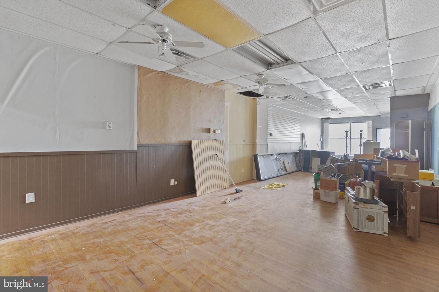2436 S Broad St Property Photo 5