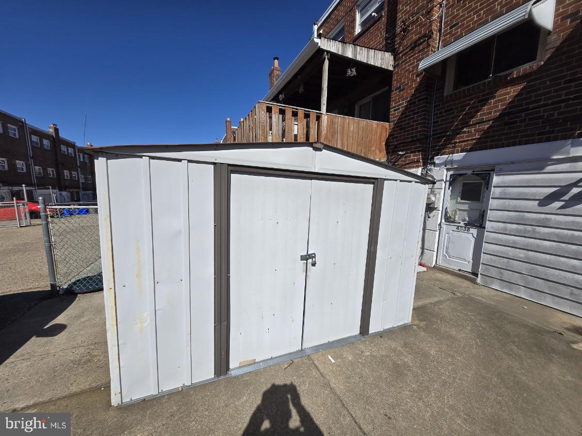 4538 Carwithan St Property Photo 6