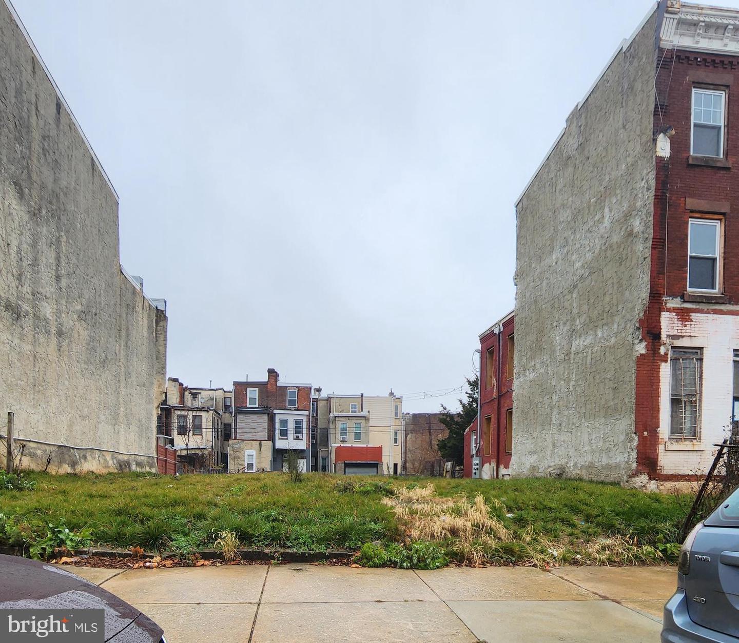 3109 Clifford St Property Photo 1