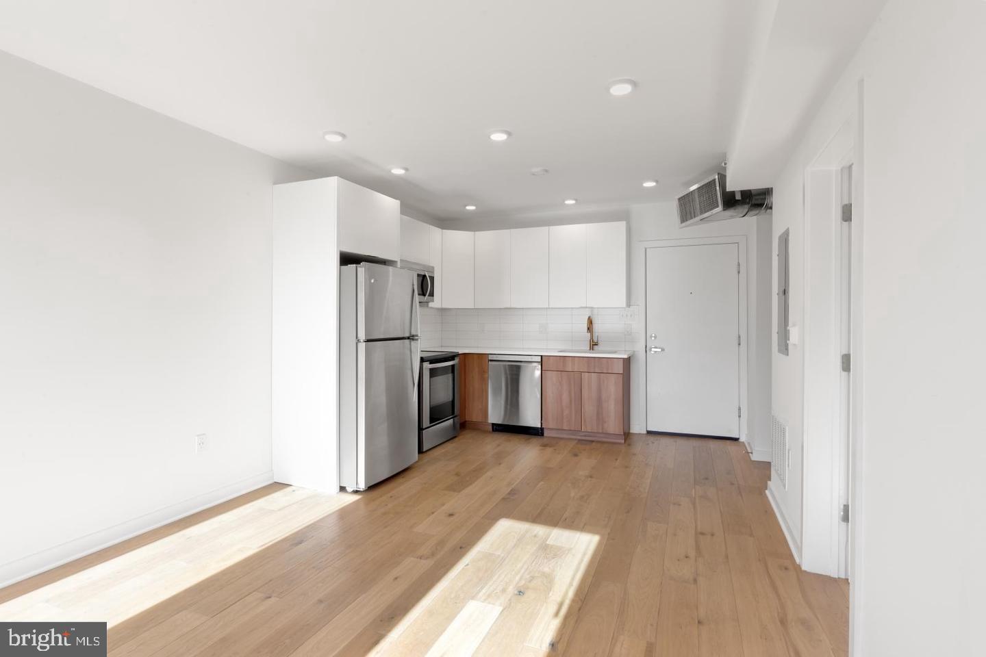 1416 Frankford Ave #204 Property Photo 2