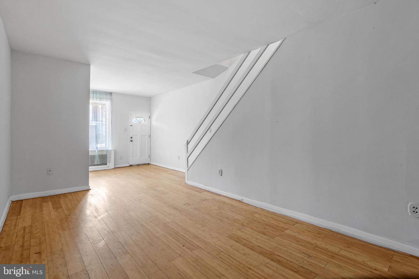 2946 Aramingo Ave Property Photo 5