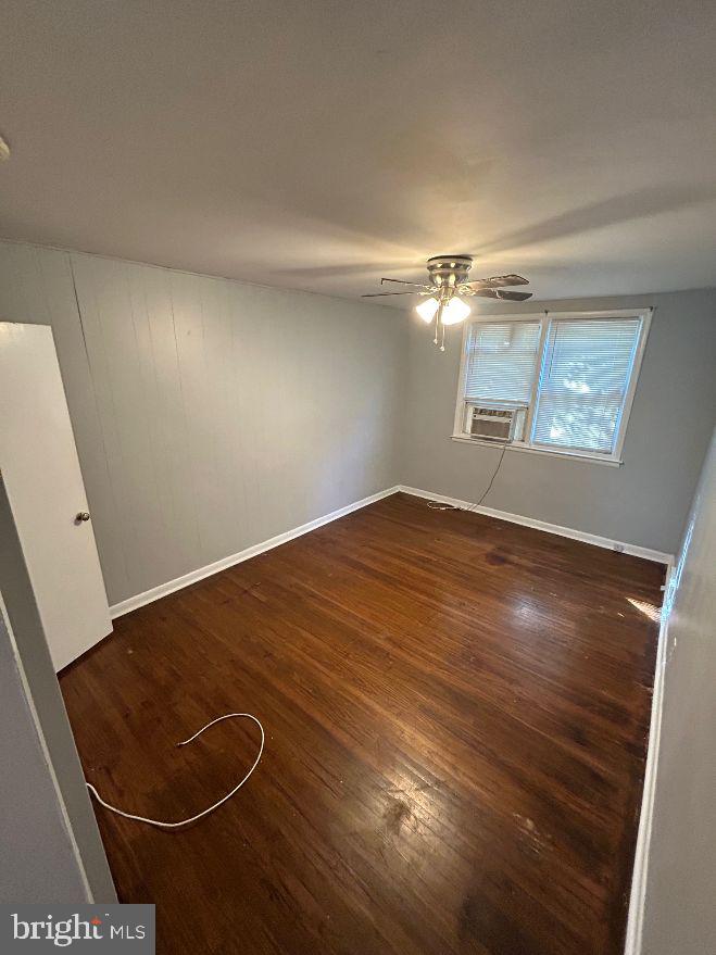 6014 Oakland St Property Photo 7