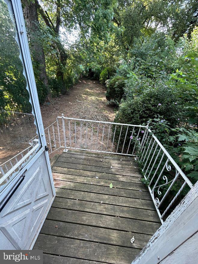 6014 Oakland St Property Photo 11