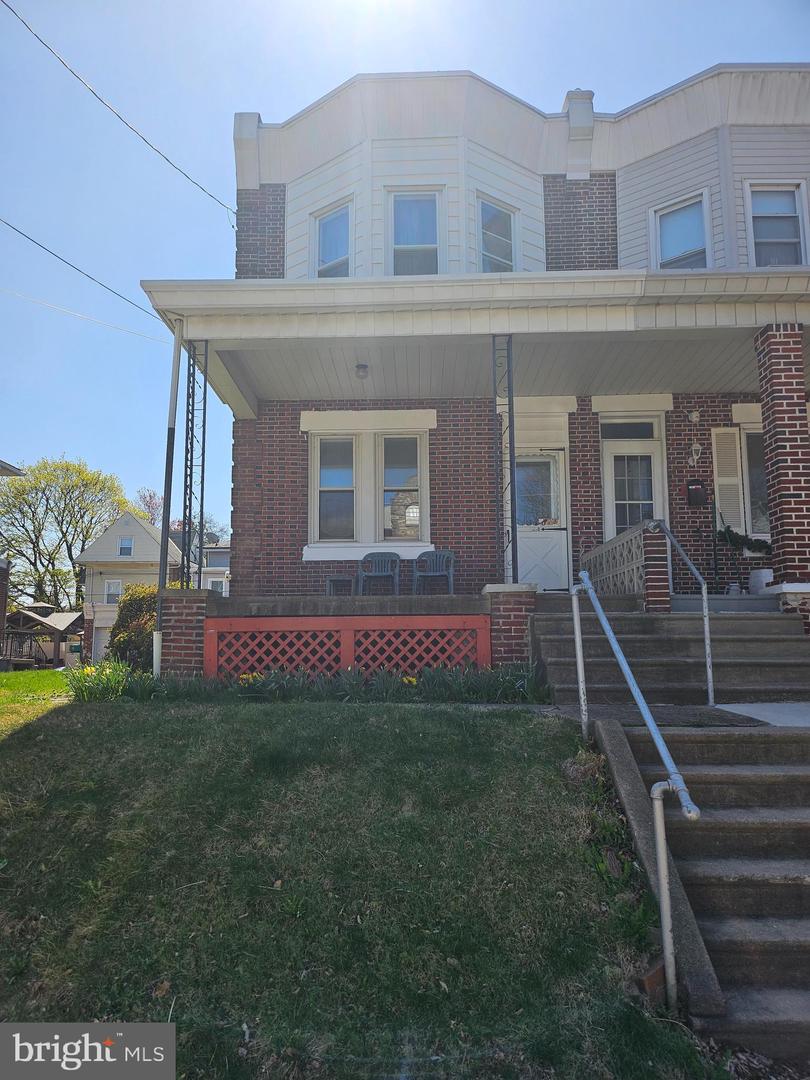 330 Gilham St Property Photo 1