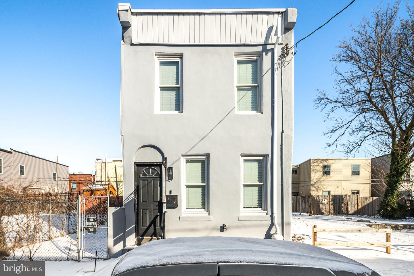 2445 W SEYBERT ST Property Photo 1