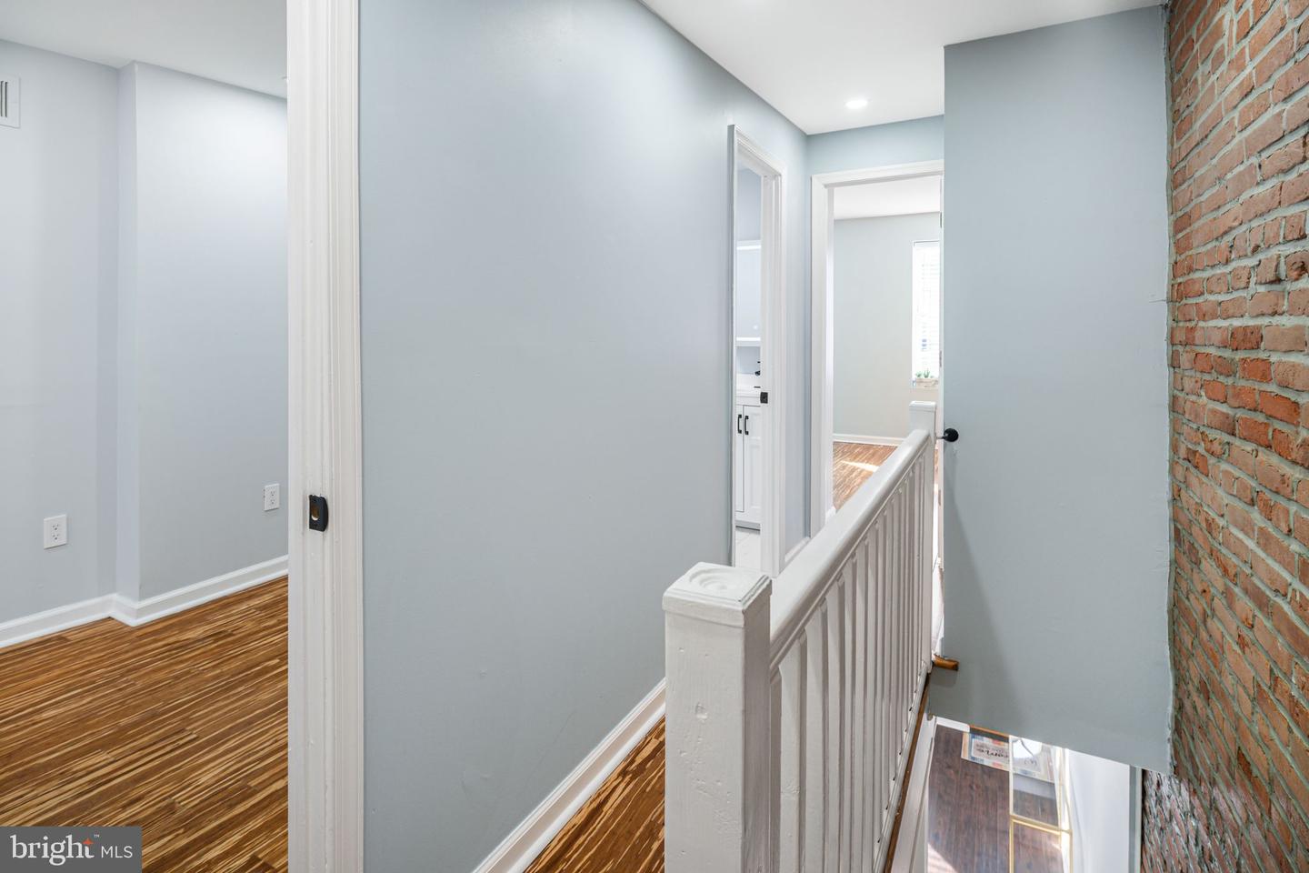 2445 W Seybert St Property Photo 17