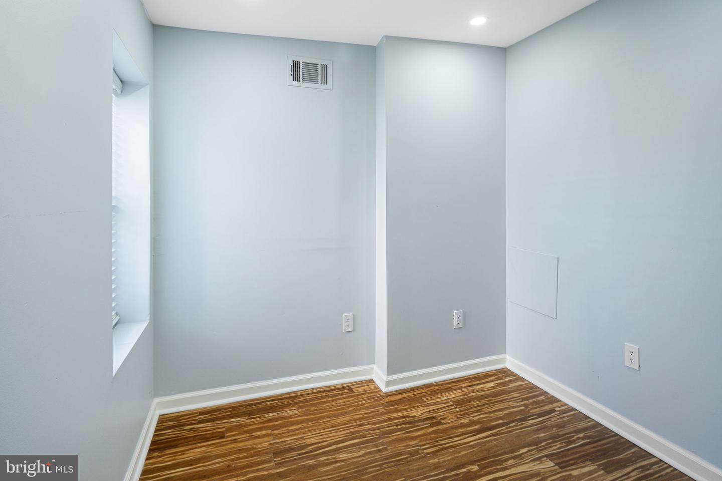 2445 W Seybert St Property Photo 19