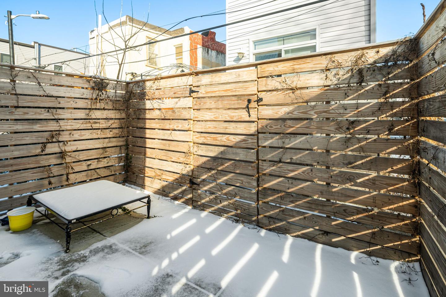 2445 W Seybert St Property Photo 22