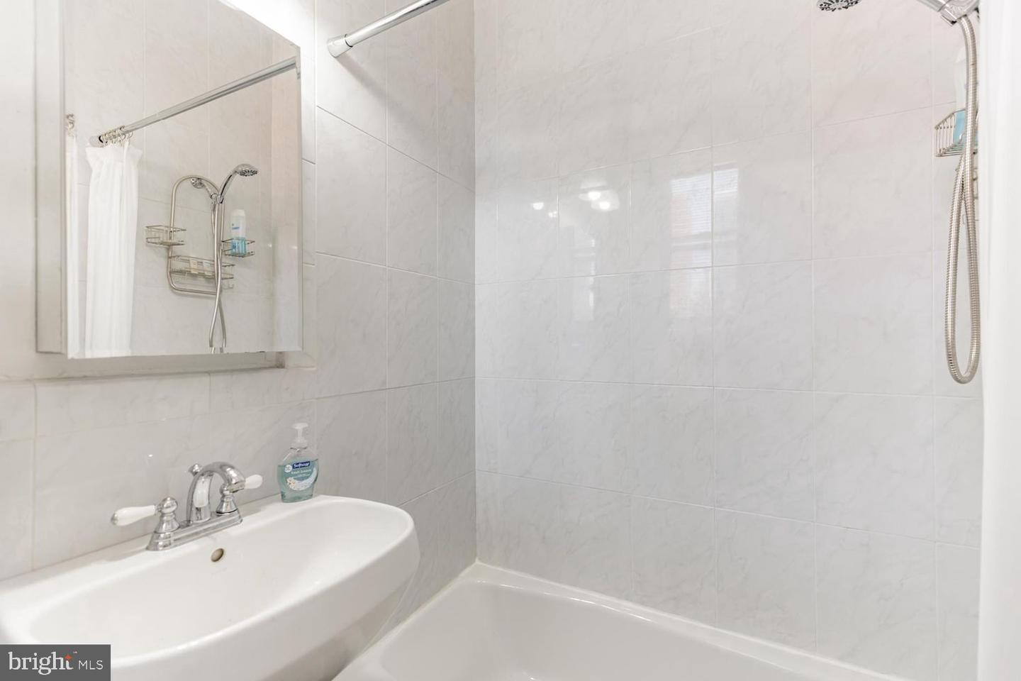 250 S 13th St #8f Property Photo 12