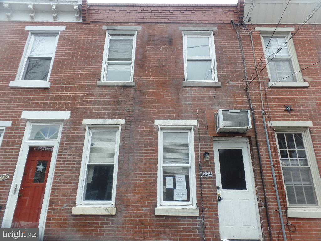 224 Tasker St Property Photo 2
