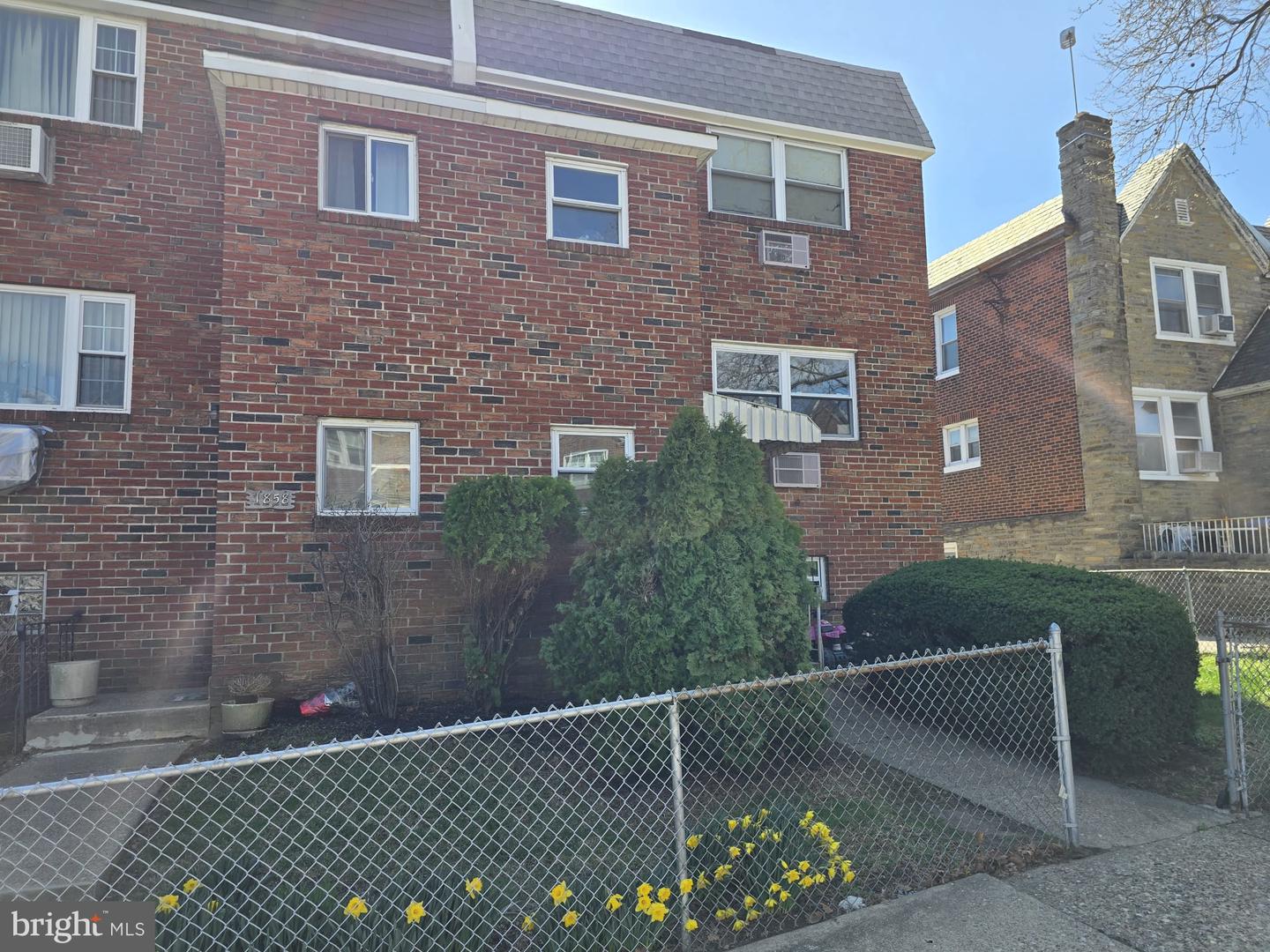 1856 E Tulpehocken St Property Photo 11
