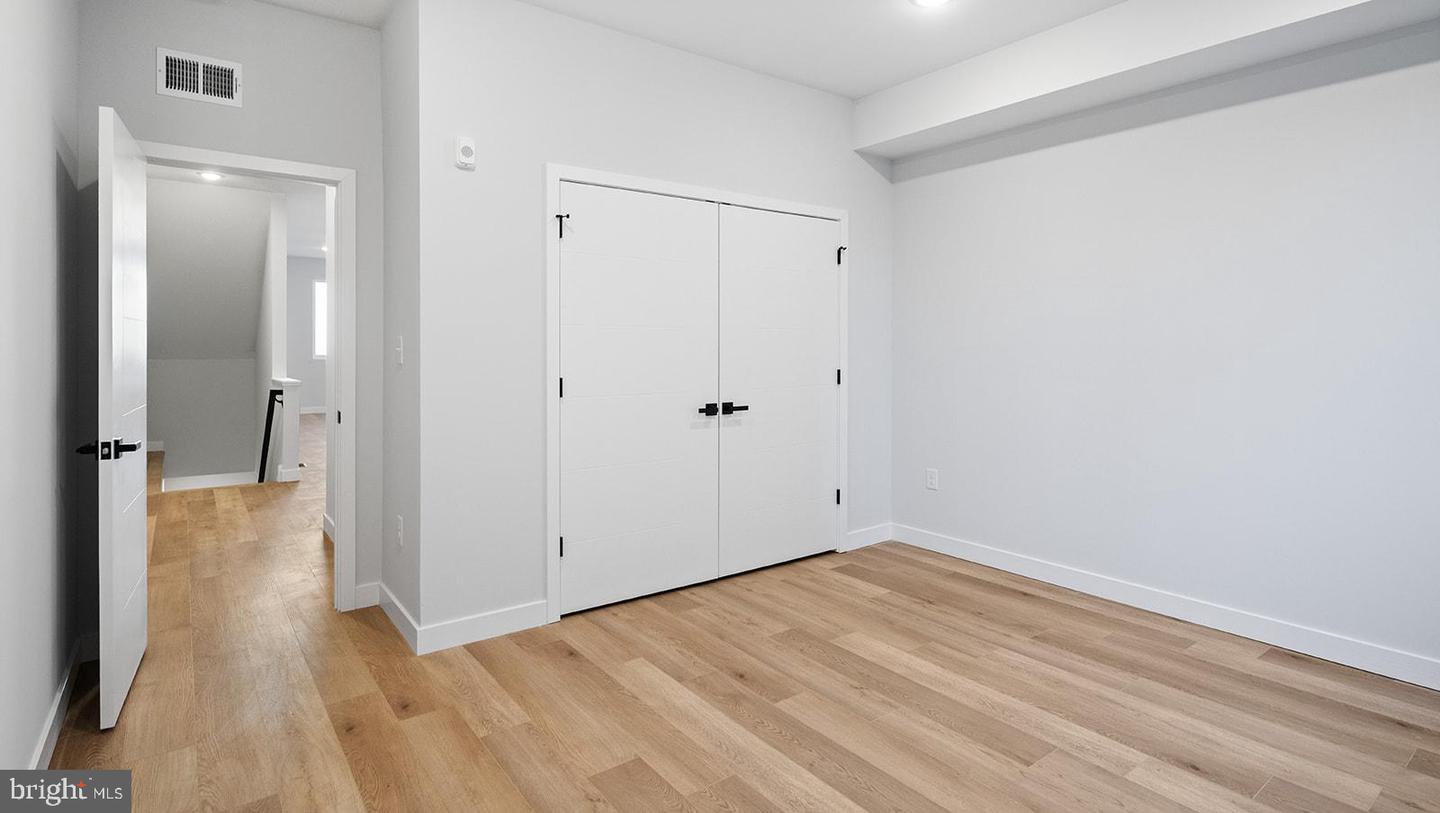 711 N Brooklyn St Property Photo 18