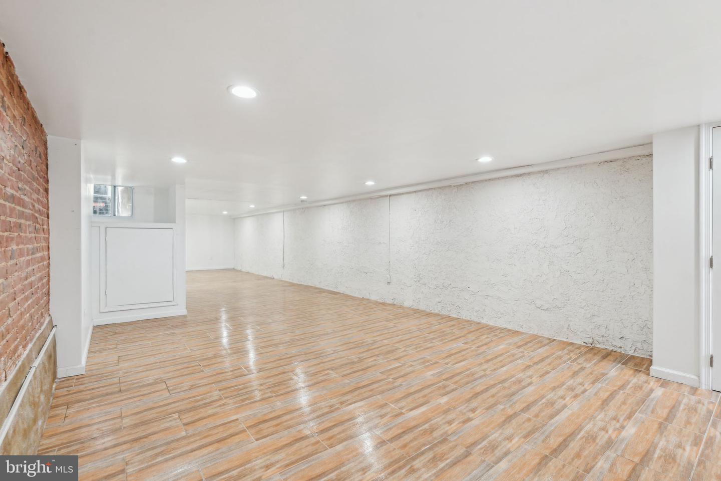 5442 Market St Property Photo 1