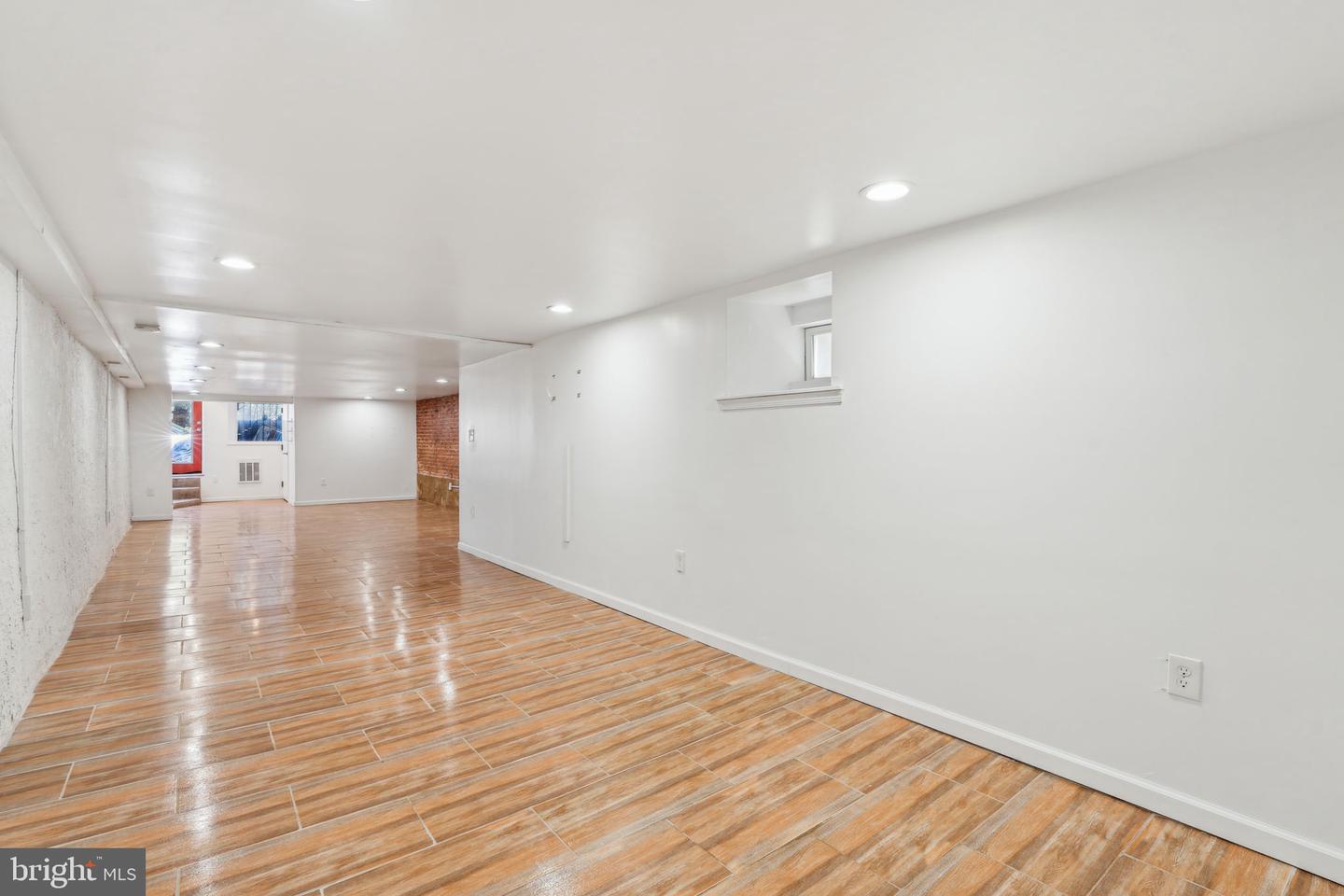 5442 Market St Property Photo 3