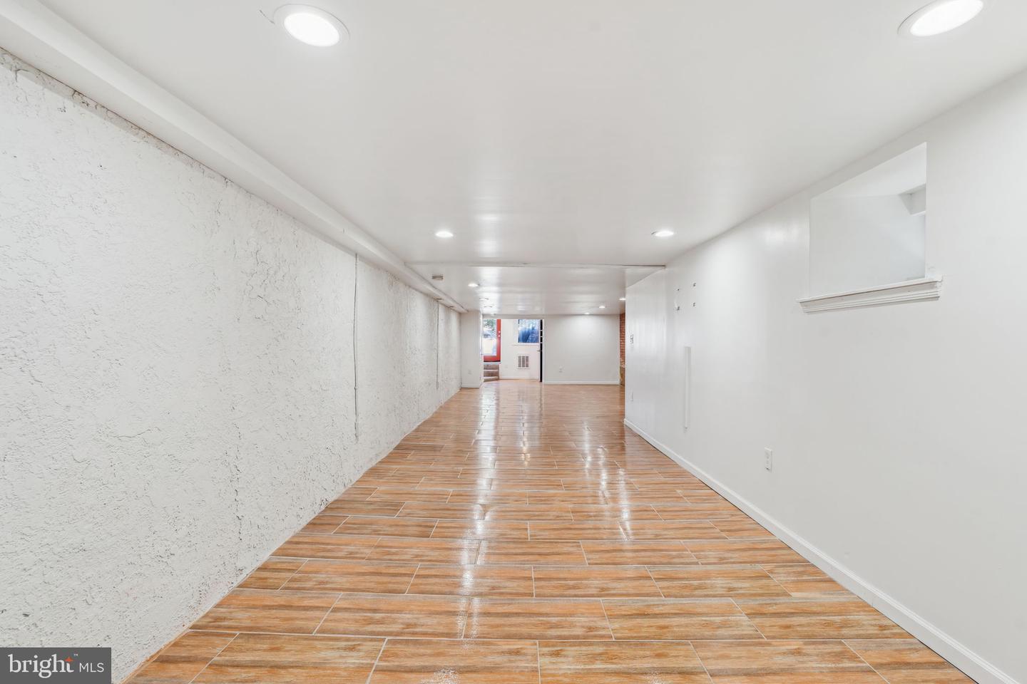 5442 Market St Property Photo 4
