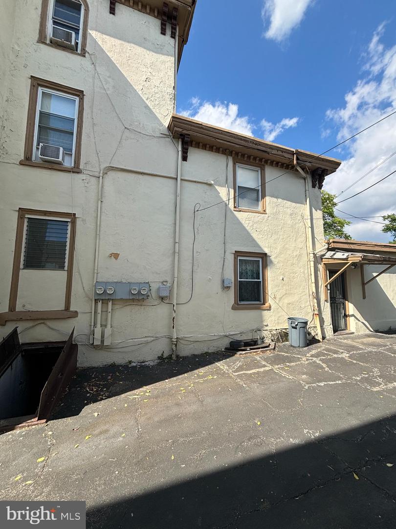 6619-25 Haverford Ave Property Photo 10