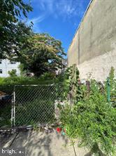 2114 Bellmore Ave Property Photo 2