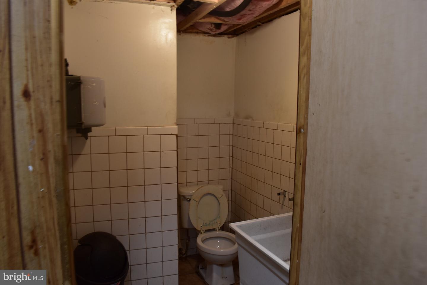 4655-61 Paul St Property Photo 9