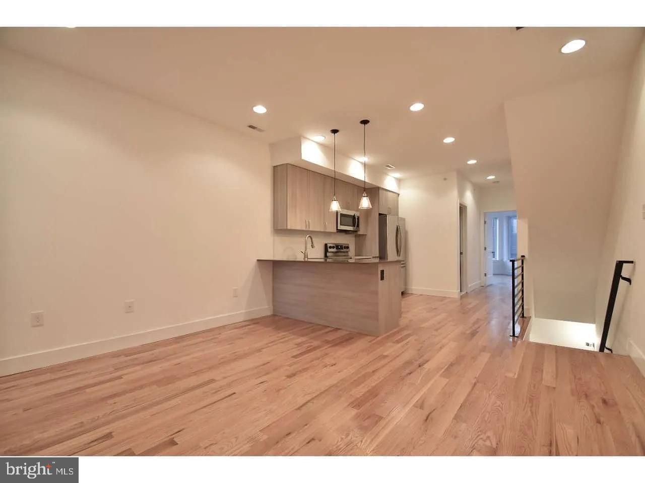 1211 N Franklin St Property Photo 3