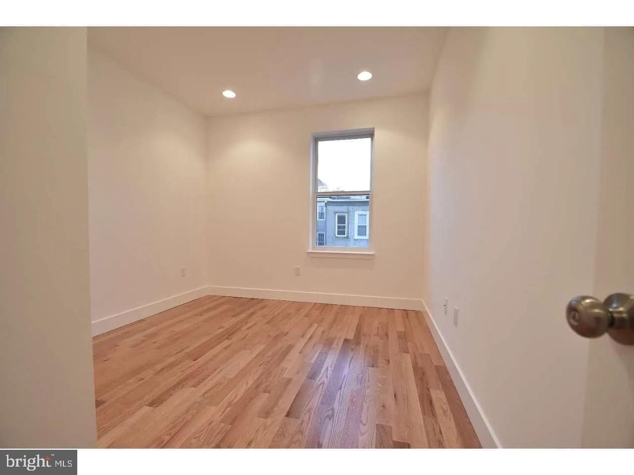 1211 N Franklin St Property Photo 6