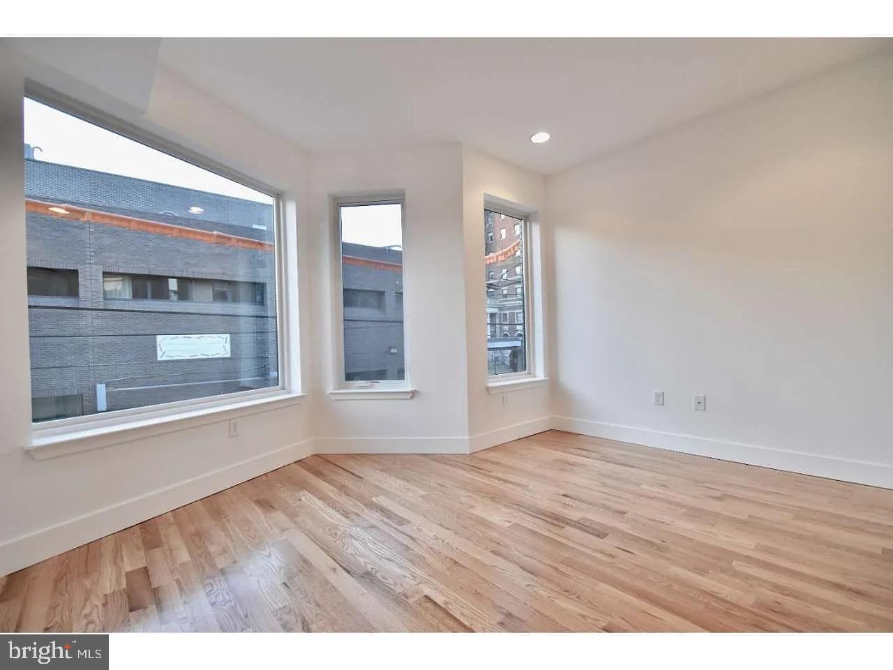 1211 N Franklin St Property Photo 23